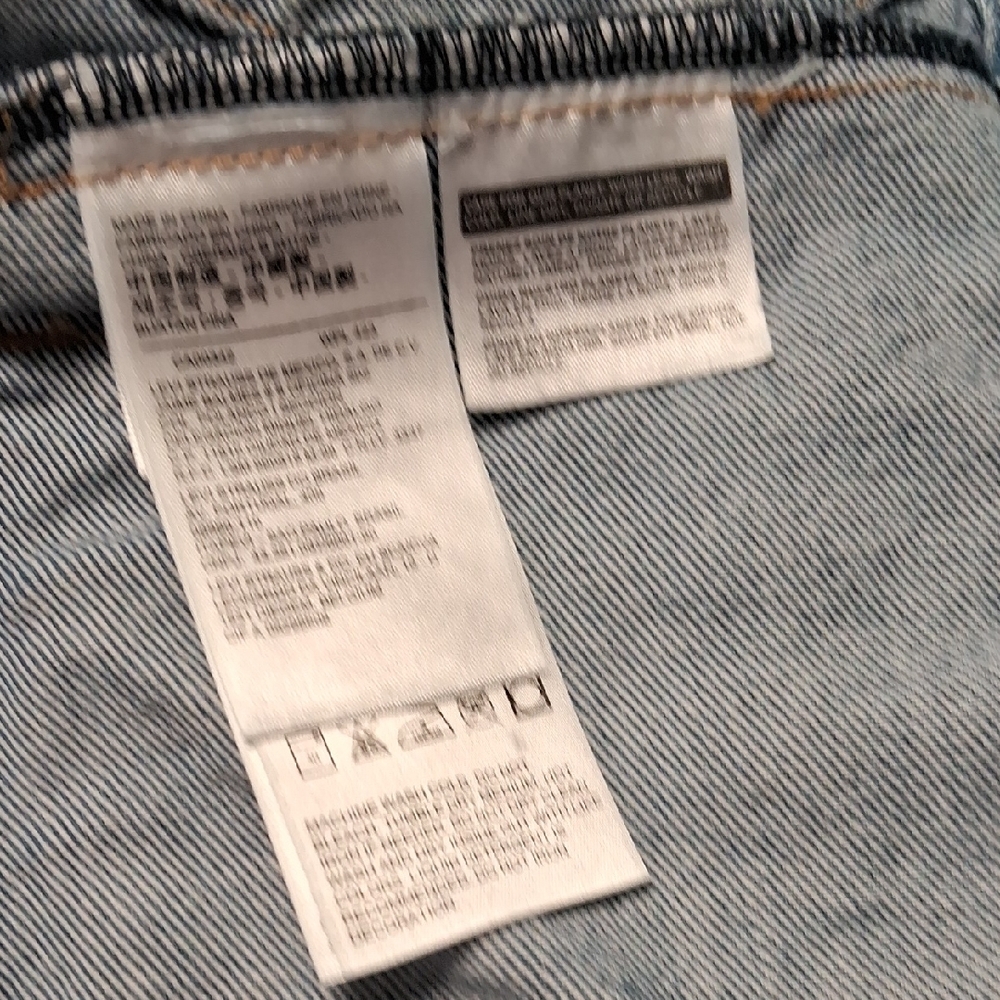LEVI STRAUSS EX BOYFRIEND DENIM TRUCKER JACKET IN HEAETS OF FLOWERS - Picture 5 of 9